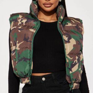 Camo Fashion Nova Puffer Vest Size Large
